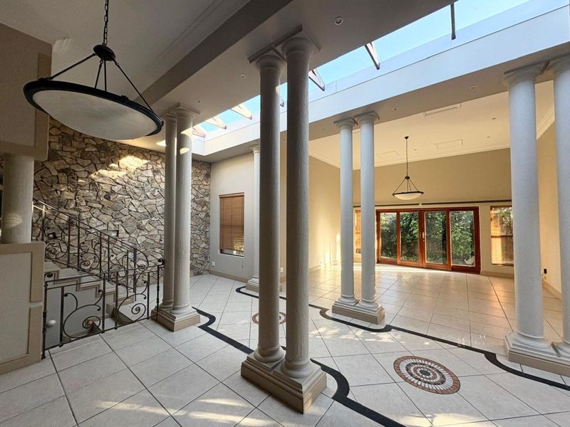 House For Sale in Panorama - Photo 5