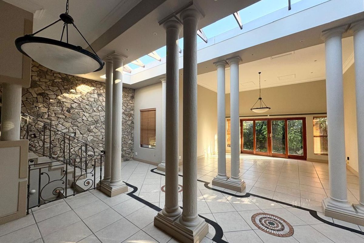 House For Sale in Panorama - Photo 5