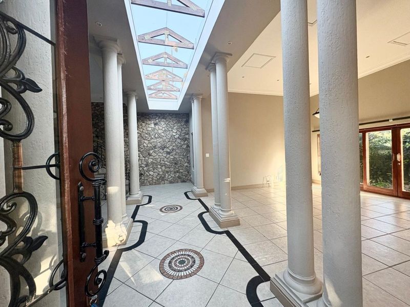 House For Sale in Panorama - Photo 3