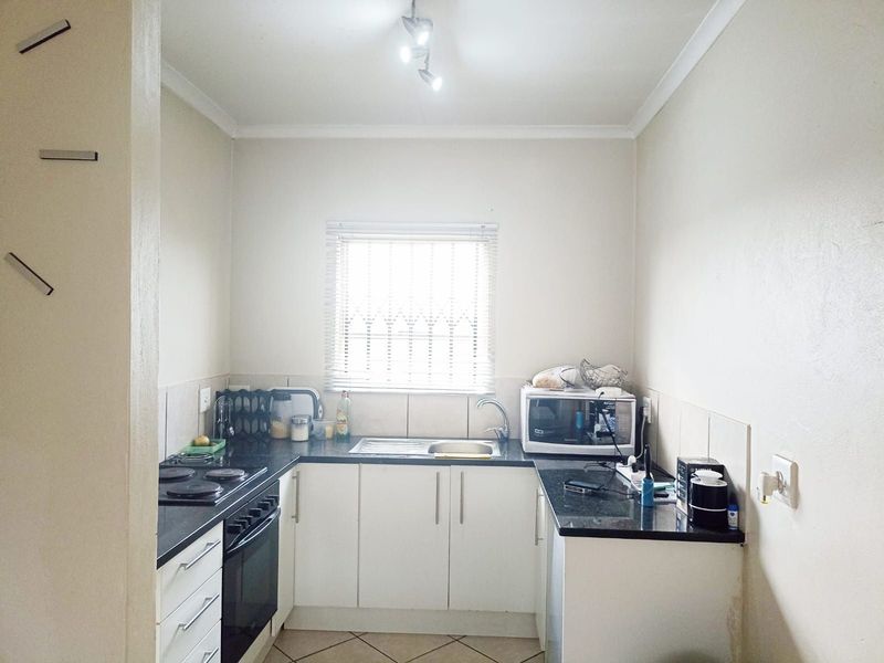 House For Sale in Dawn Park - Photo 7