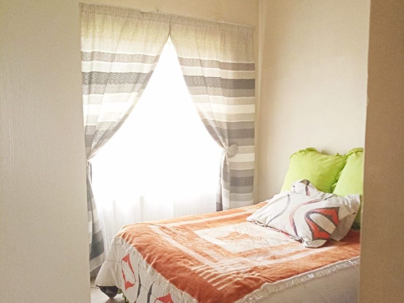 House For Sale in Dawn Park - Photo 2