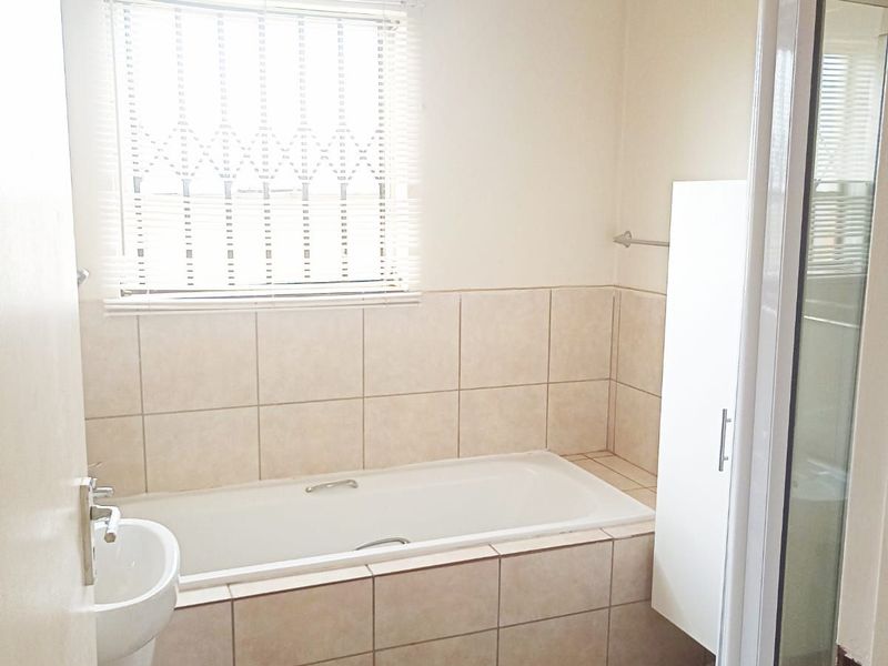 House For Sale in Dawn Park - Photo 5