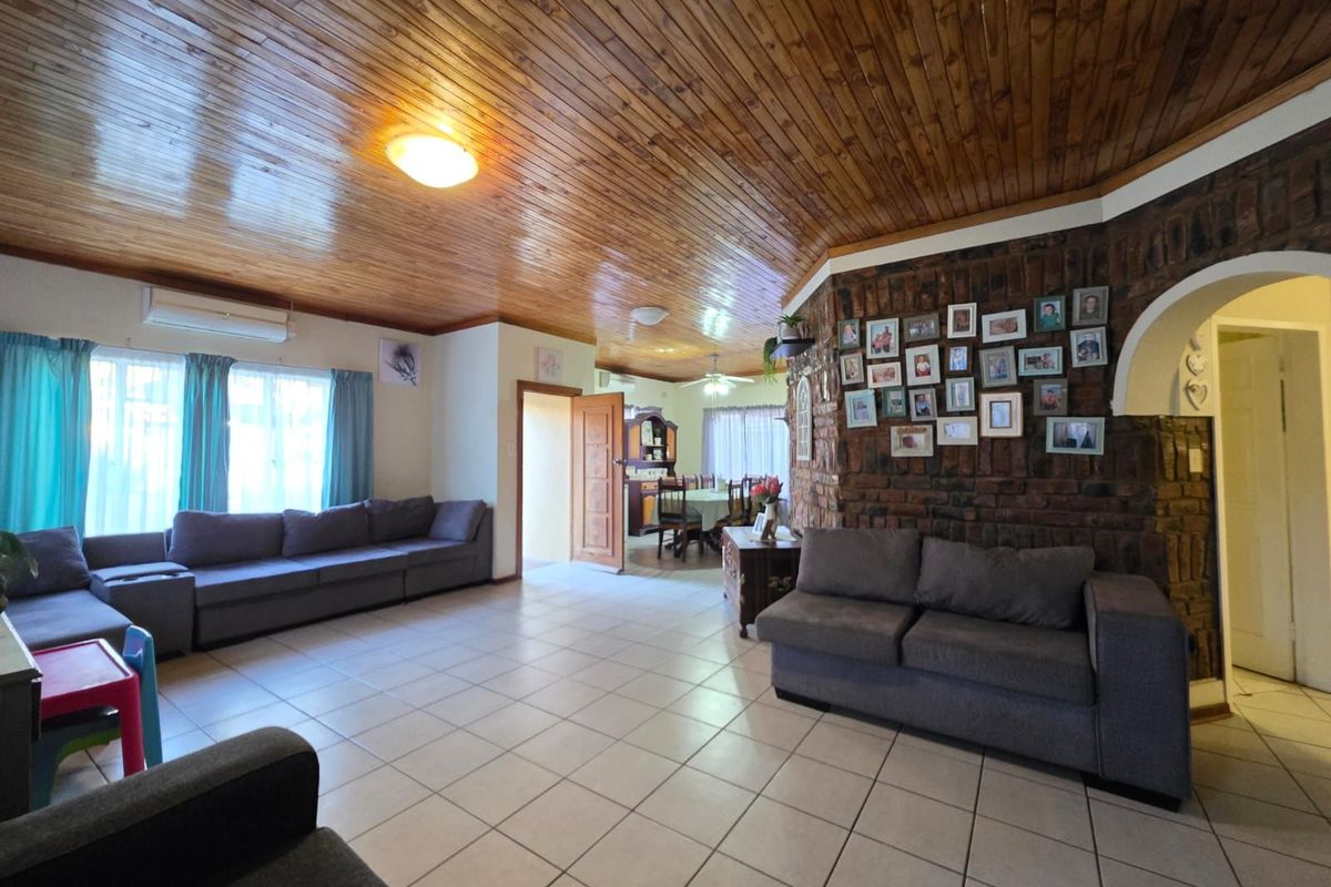 House For Sale in El Toro Park - Photo 3