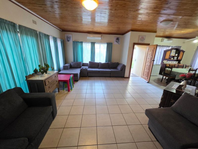 House For Sale in El Toro Park - Photo 4