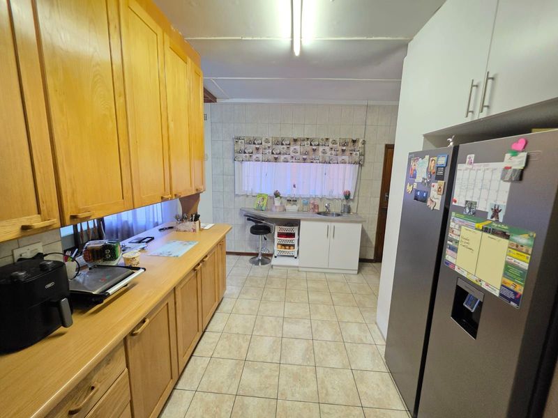 House For Sale in El Toro Park - Photo 9