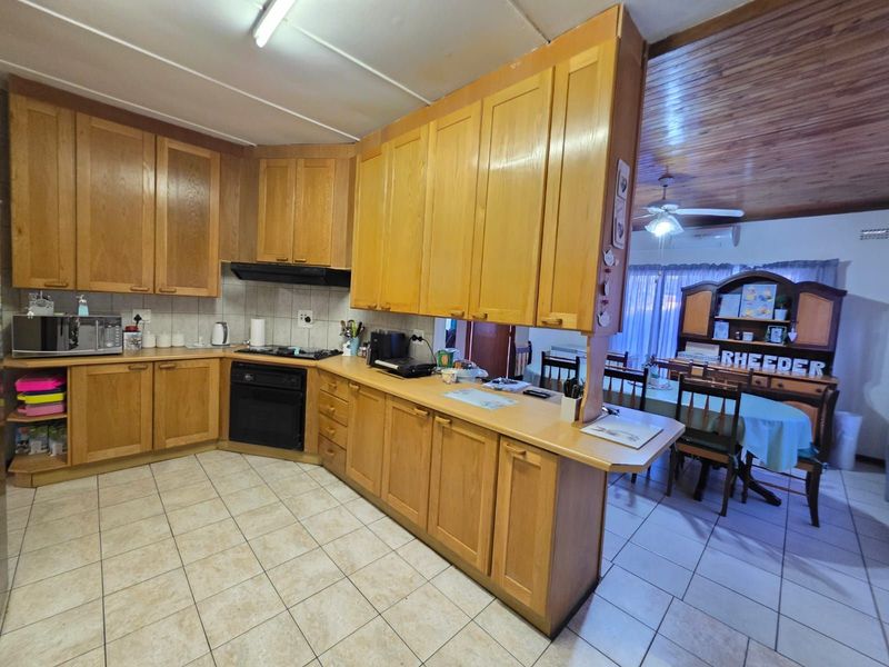 House For Sale in El Toro Park - Photo 7