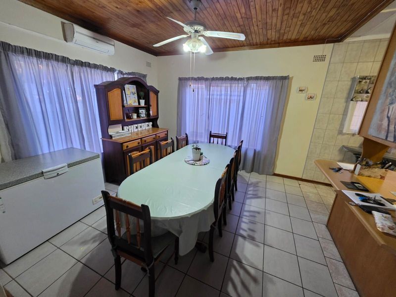 House For Sale in El Toro Park - Photo 6