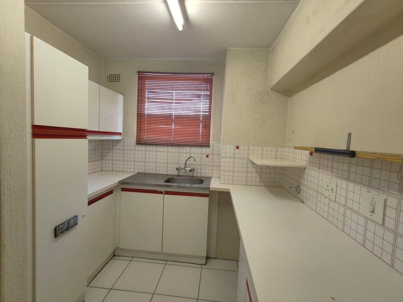 Apartment For Sale in Kensington B - Photo 9