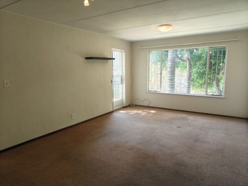 Apartment For Sale in Kensington B - Photo 2