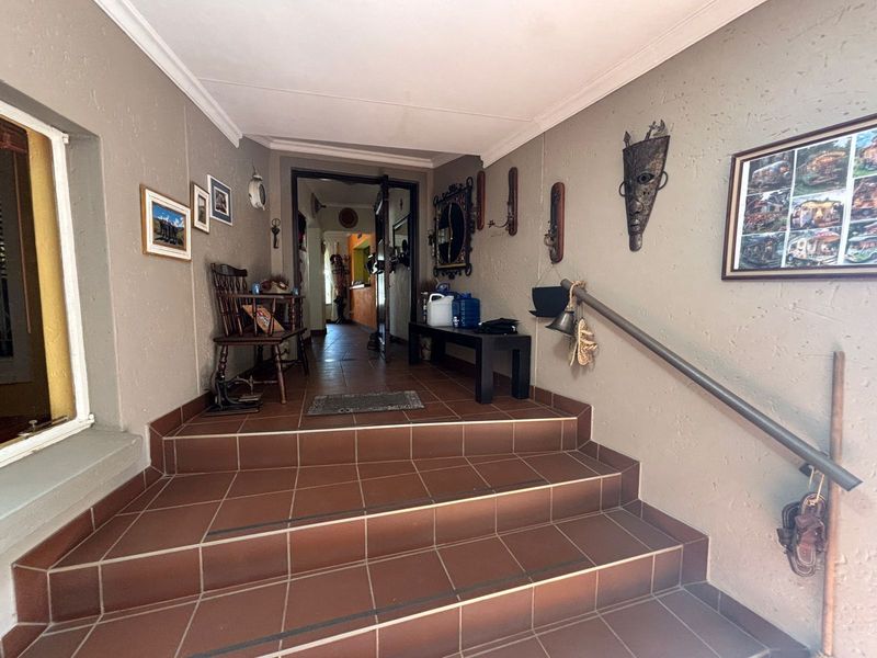 House For Sale in Wilro Park - Photo 2