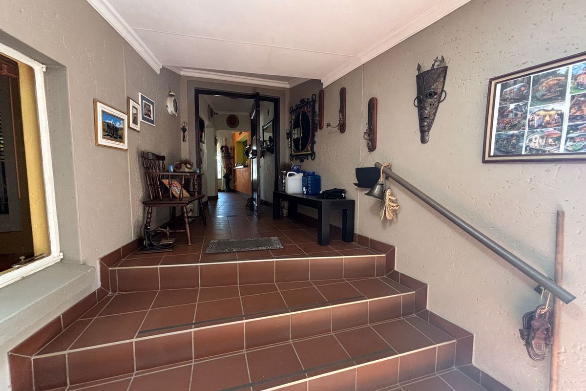 House For Sale in Wilro Park - Photo 2