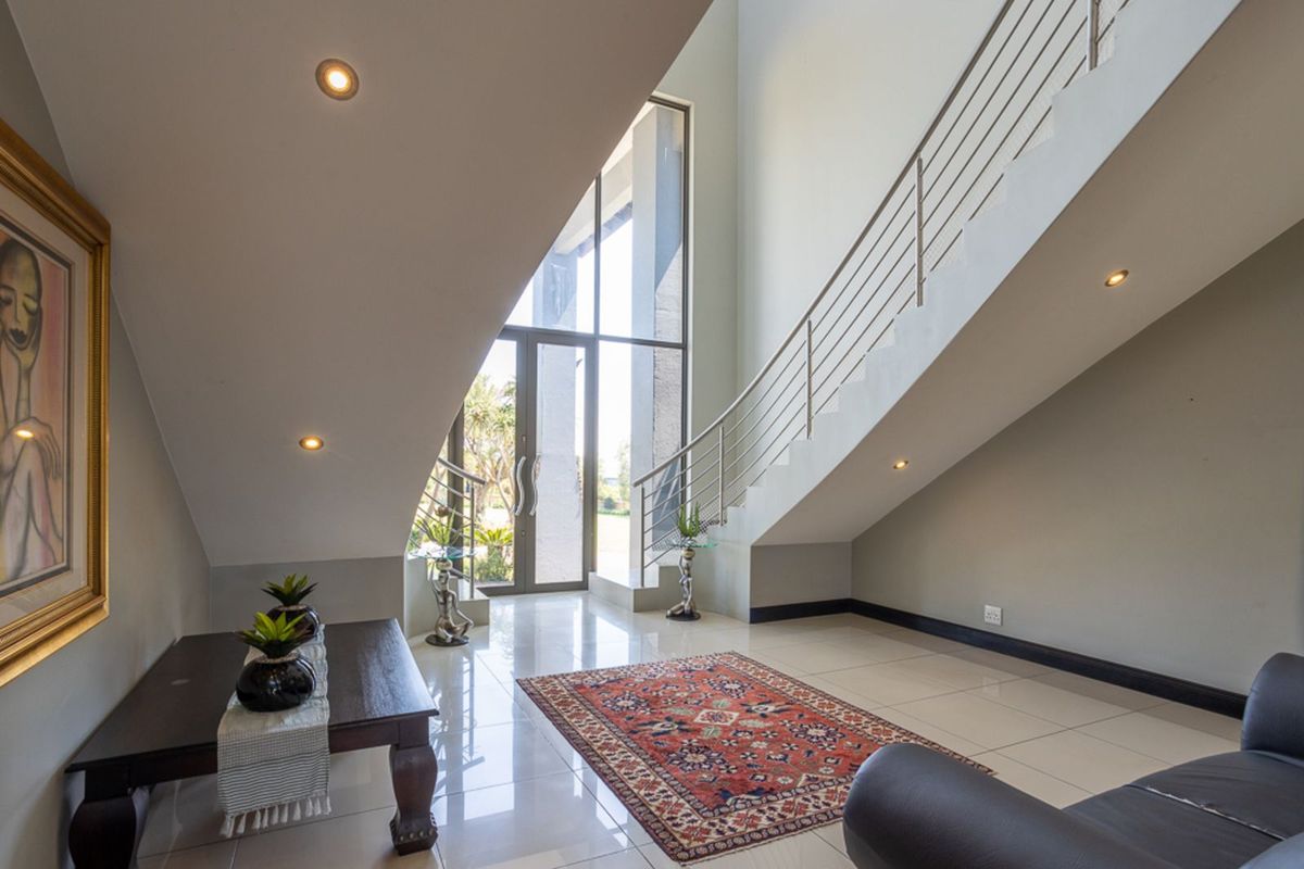 House For Sale in Mooikloof - Photo 4