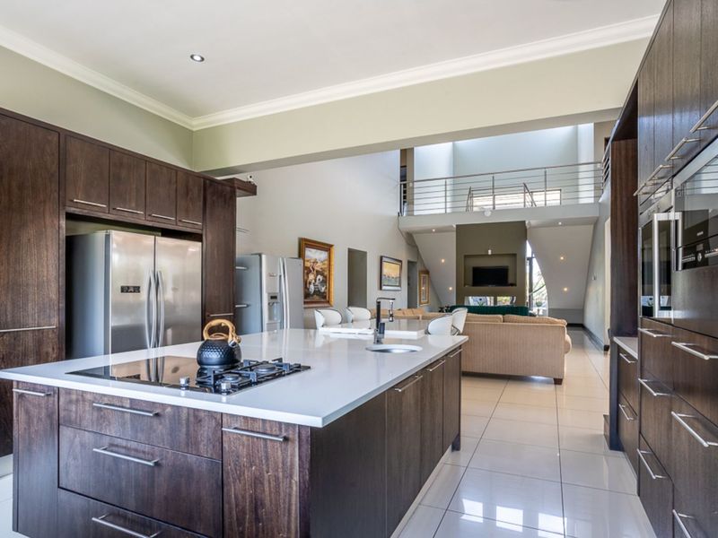 House For Sale in Mooikloof - Photo 6