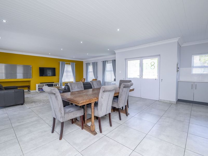 House For Sale in Mount Royal Golf Estate - Photo 4