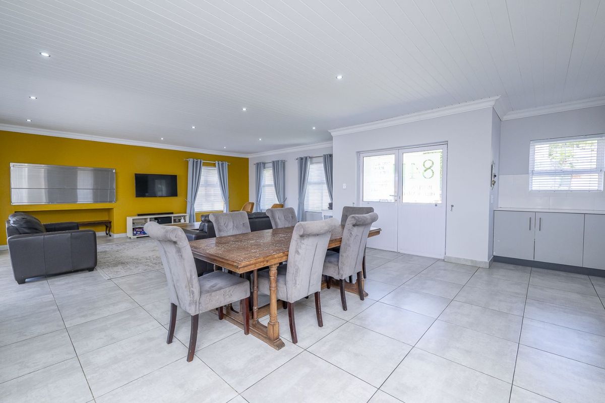 House For Sale in Mount Royal Golf Estate - Photo 4