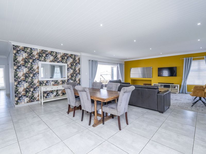 House For Sale in Mount Royal Golf Estate - Photo 3