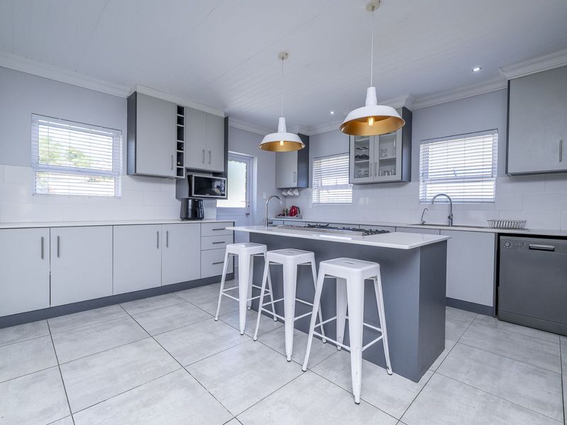 House For Sale in Mount Royal Golf Estate - Photo 10