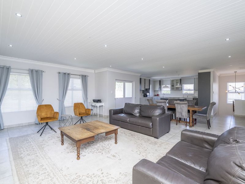 House For Sale in Mount Royal Golf Estate - Photo 9