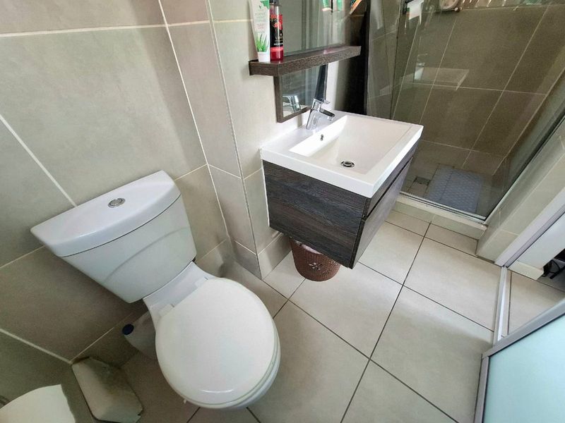 Apartment For Sale in Olivedale - Photo 10