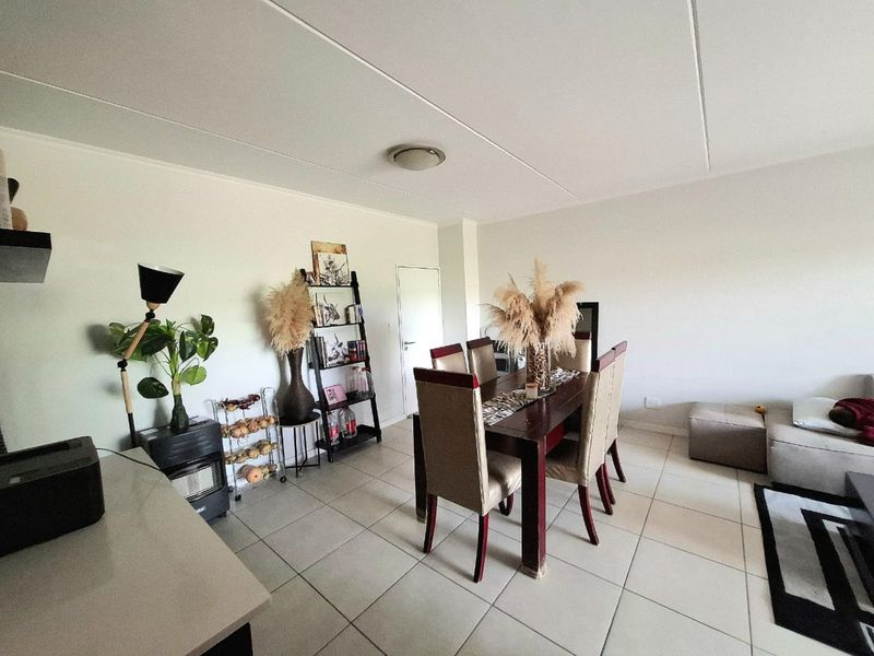Apartment For Sale in Olivedale - Photo 4