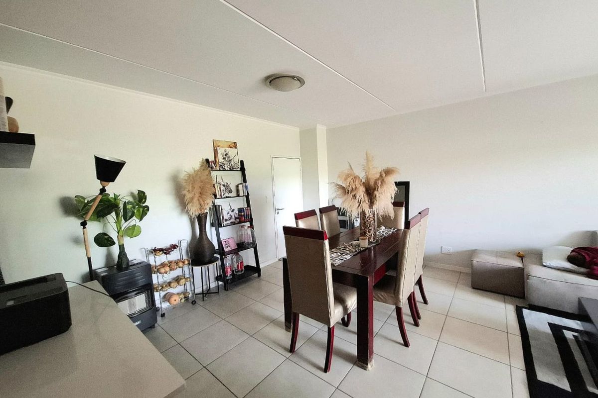 Apartment For Sale in Olivedale - Photo 4