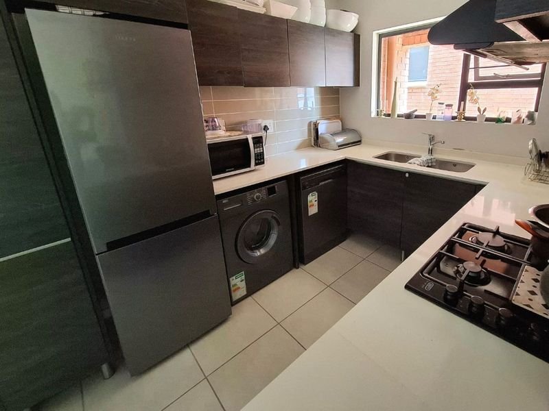 Apartment For Sale in Olivedale - Photo 5