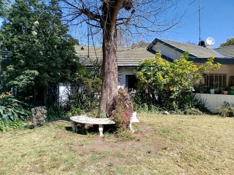 House For Sale in Bramley North - Photo 4