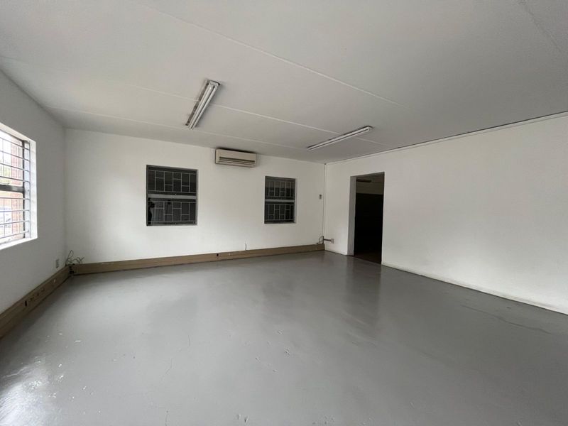 Industrial To Rent in Silvertondale - Photo 3