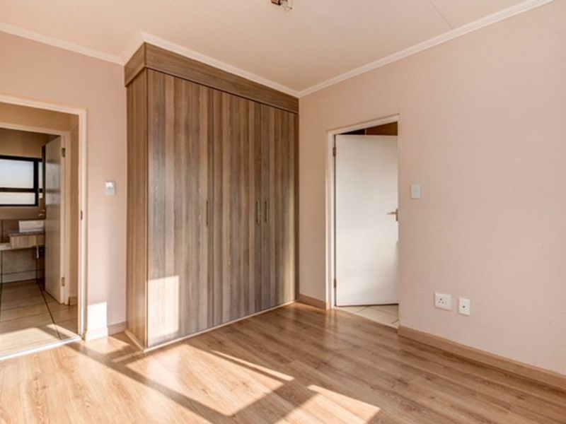 Apartment For Sale in Beverley - Photo 6