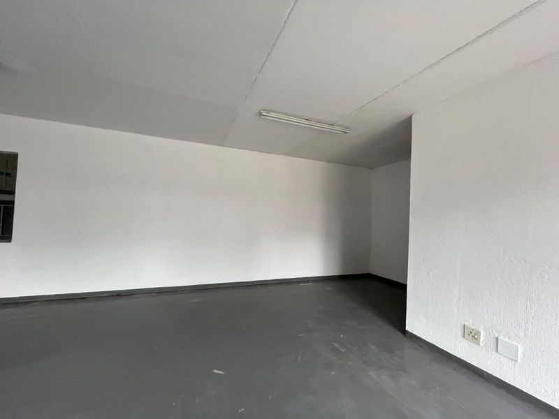 Industrial To Rent in Silvertondale - Photo 3