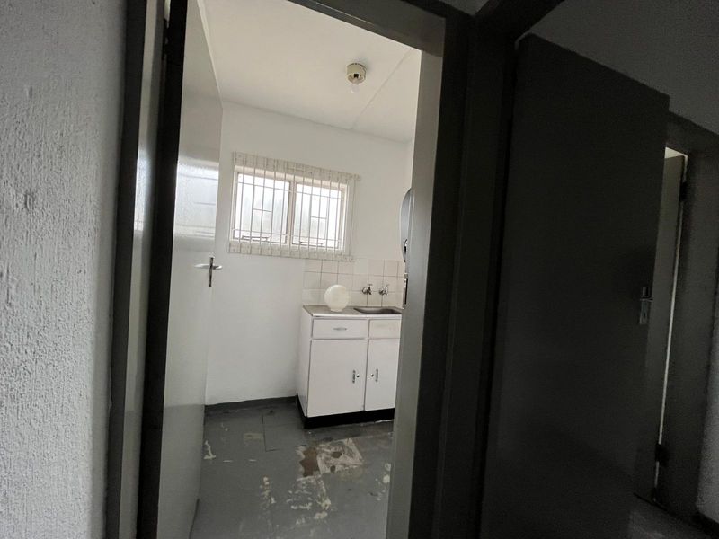 Industrial To Rent in Silvertondale - Photo 4