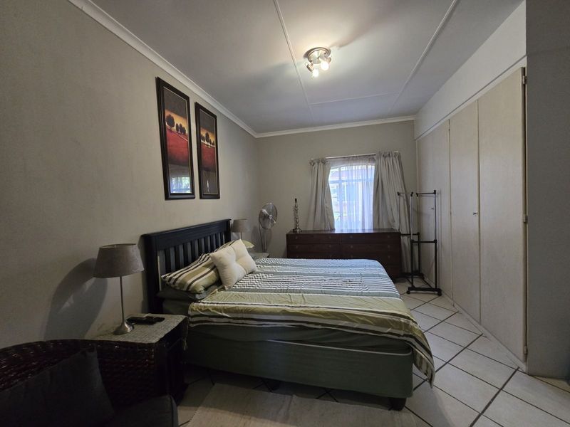 Townhouse For Sale in Equestria - Photo 7