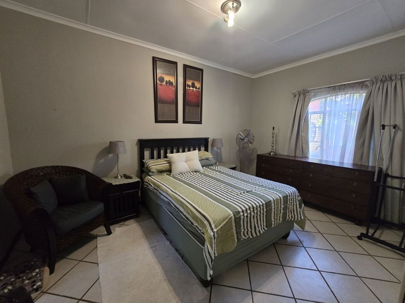 Townhouse For Sale in Equestria - Photo 10