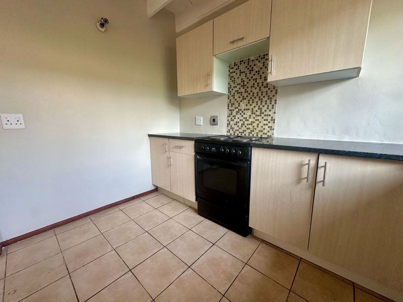 Townhouse For Sale in Noordwyk - Photo 8