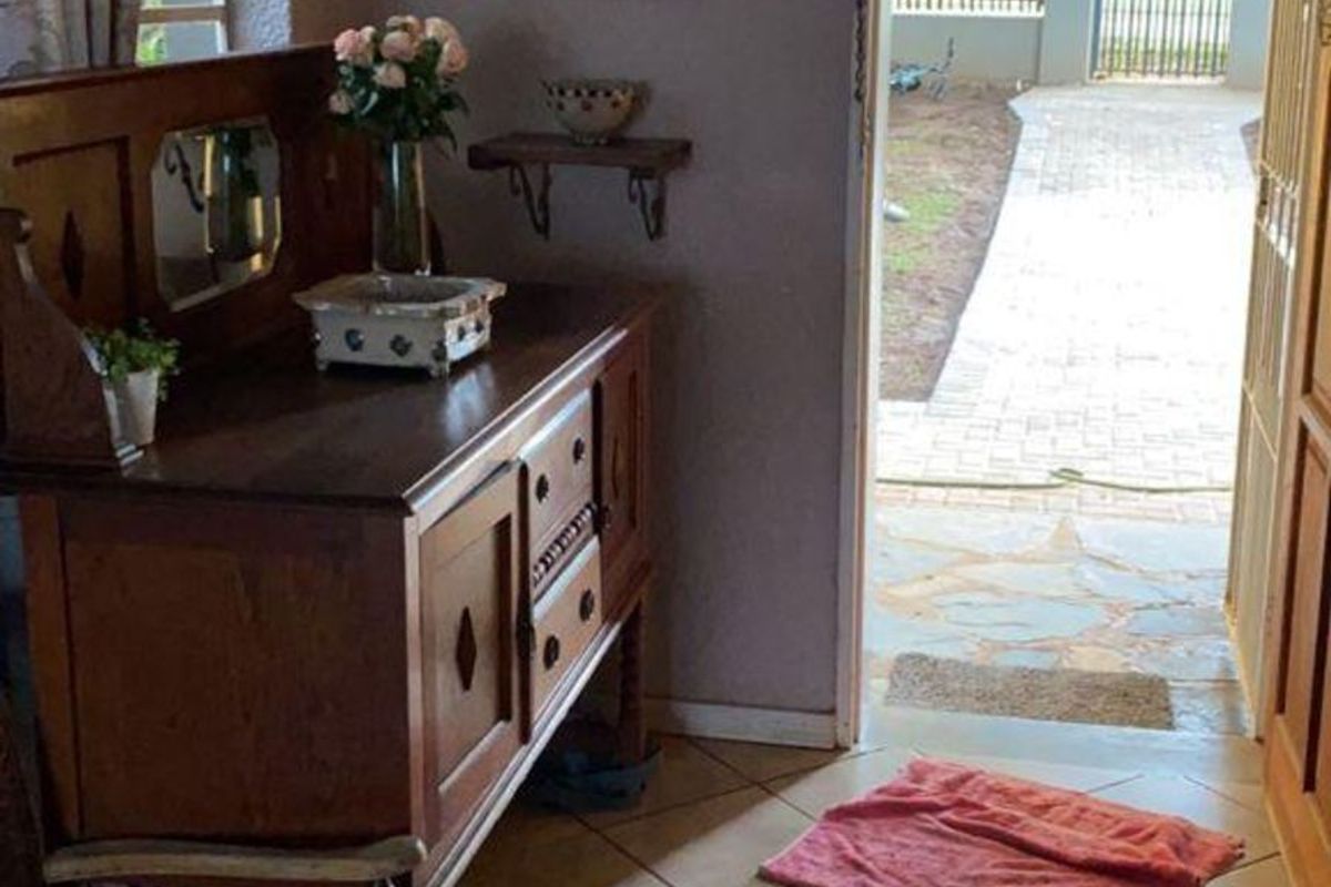 House For Sale in Lydenburg Central - Photo 5