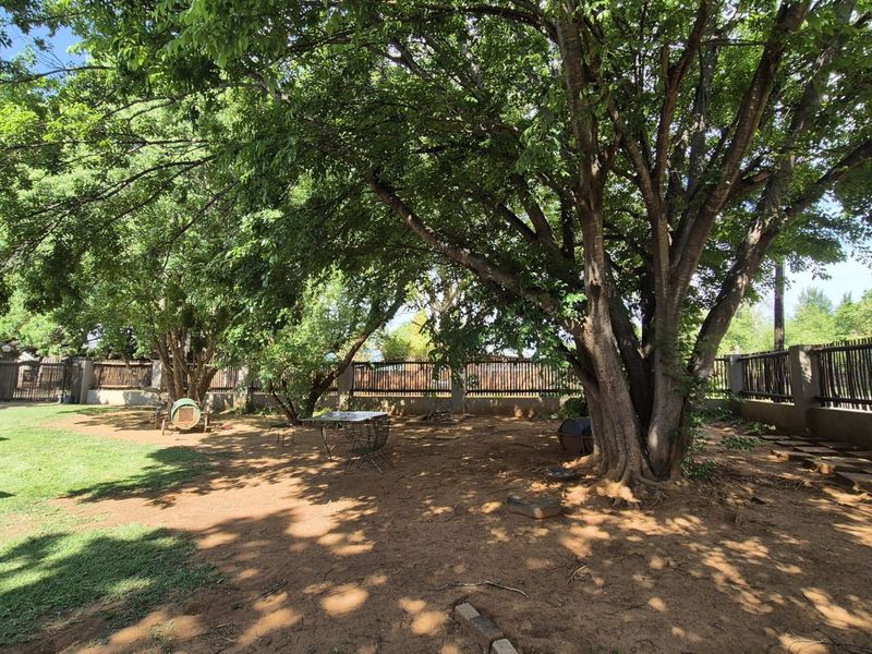 House For Sale in Lydenburg Central - Photo 2