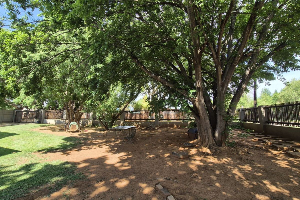 House For Sale in Lydenburg Central - Photo 2