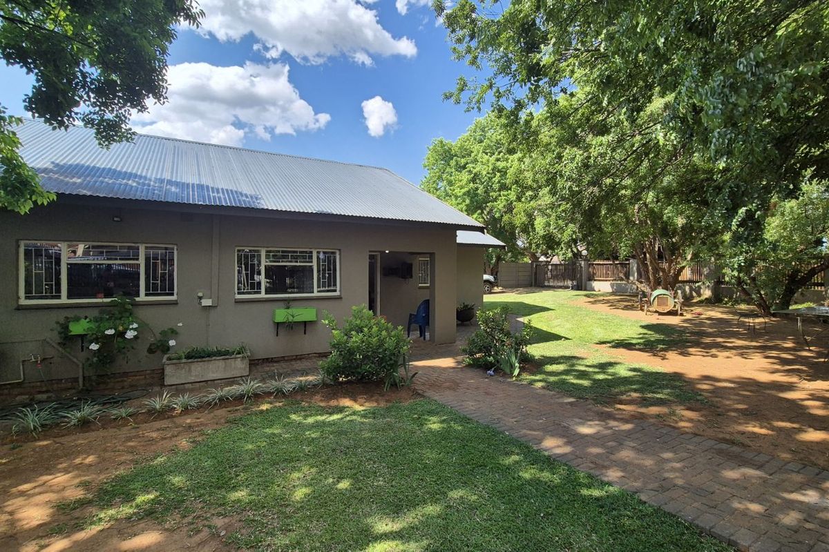House For Sale in Lydenburg Central - Photo 3