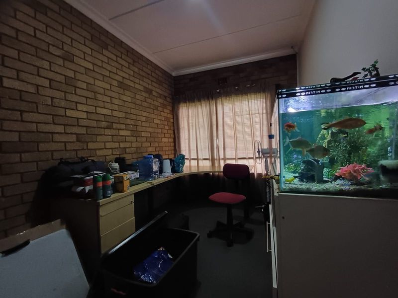 House For Sale in Lourenspark - Photo 6