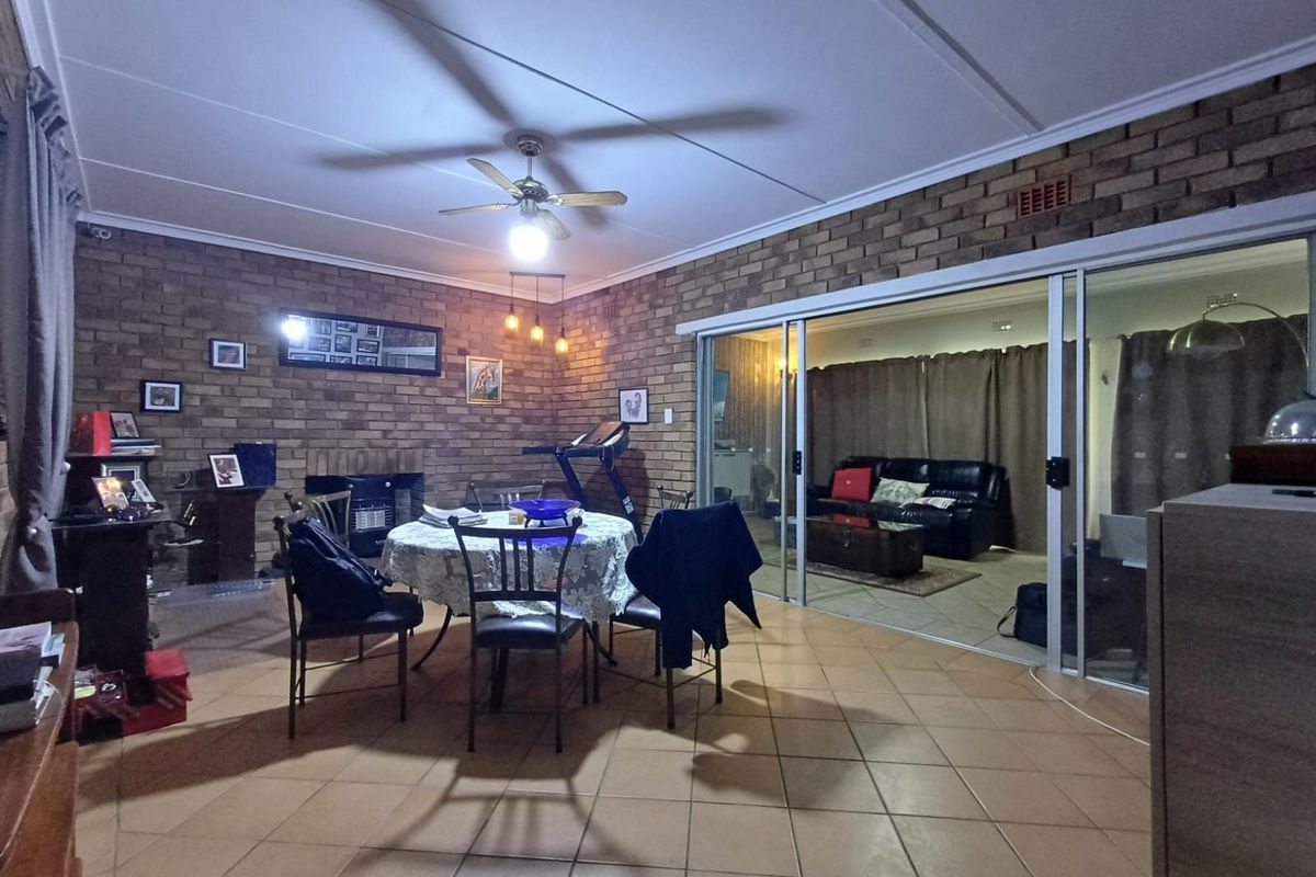 House For Sale in Lourenspark - Photo 5