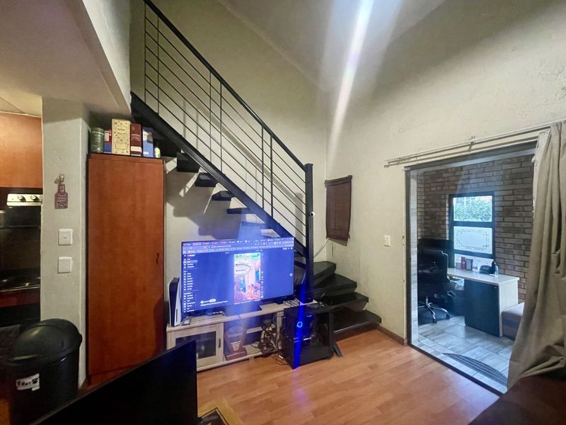 Townhouse For Sale in Amberfield - Photo 3