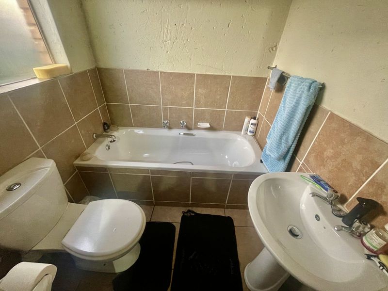 Townhouse For Sale in Amberfield - Photo 9