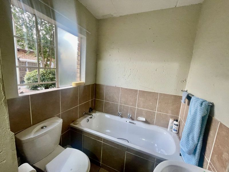 Townhouse For Sale in Amberfield - Photo 10