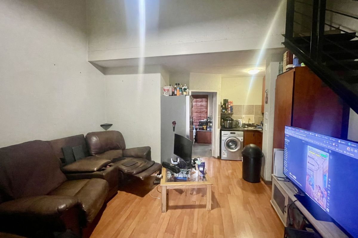 Townhouse For Sale in Amberfield - Photo 2