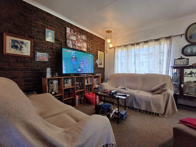 House For Sale in Meiringspark Ext 4 - Photo 5