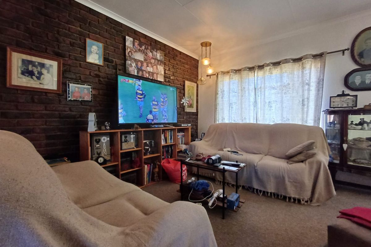 House For Sale in Meiringspark Ext 4 - Photo 5