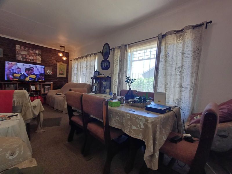 House For Sale in Meiringspark Ext 4 - Photo 6