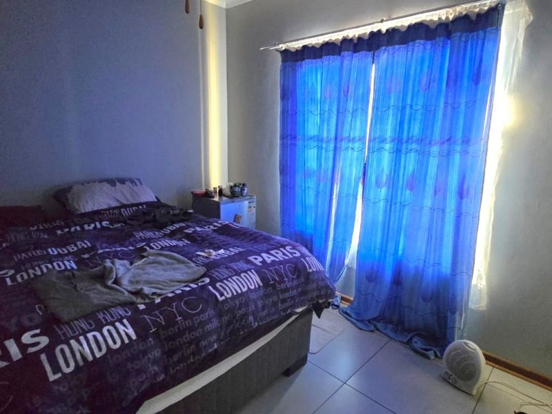 Townhouse For Sale in Cassandra - Photo 8