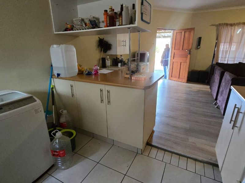 Townhouse For Sale in Cassandra - Photo 7