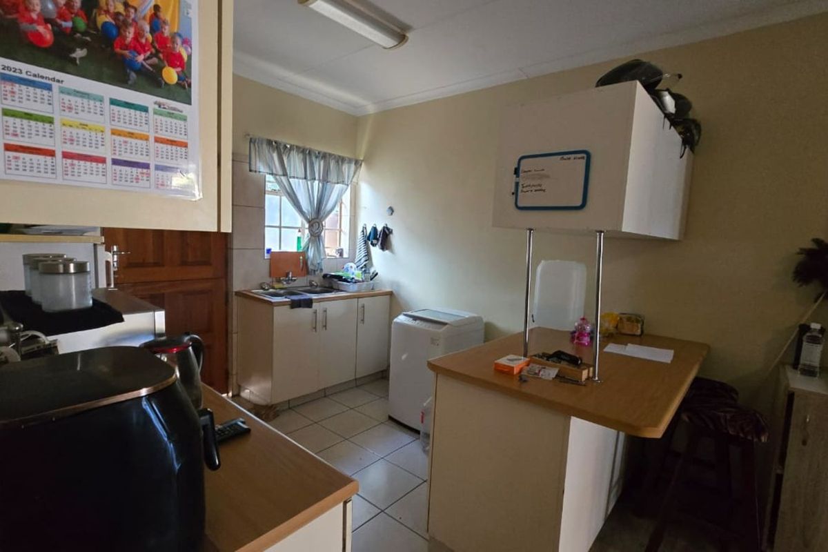 Townhouse For Sale in Cassandra - Photo 5